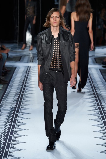 versus-versace-new-york-fashion-week-spring-summer-2015-catwalk-44