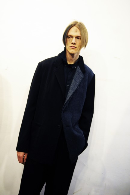 yohji-yamamoto-paris-mens-autumn-winter-2015-backstage-26