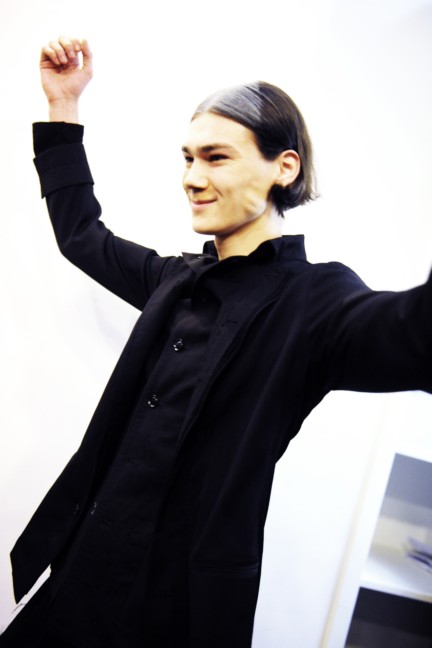 yohji-yamamoto-paris-mens-autumn-winter-2015-backstage-39