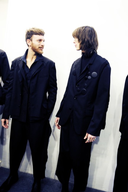 yohji-yamamoto-paris-mens-autumn-winter-2015-backstage-6