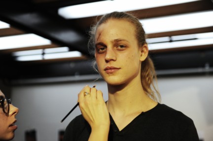 yohji-yamamoto-paris-mens-autumn-winter-2015-beauty-4