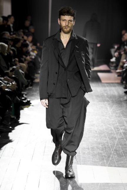 yohji-yamamoto-paris-mens-autumn-winter-2015-runway-3