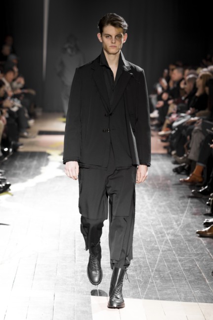 yohji-yamamoto-paris-mens-autumn-winter-2015-runway-8